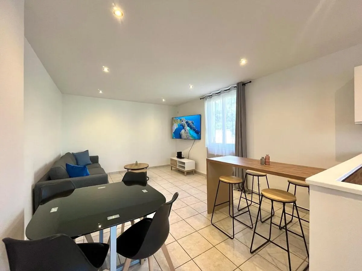 Holiday home Maison De Ville Renovee A 15 Min De Lyon Pierre-Benite France