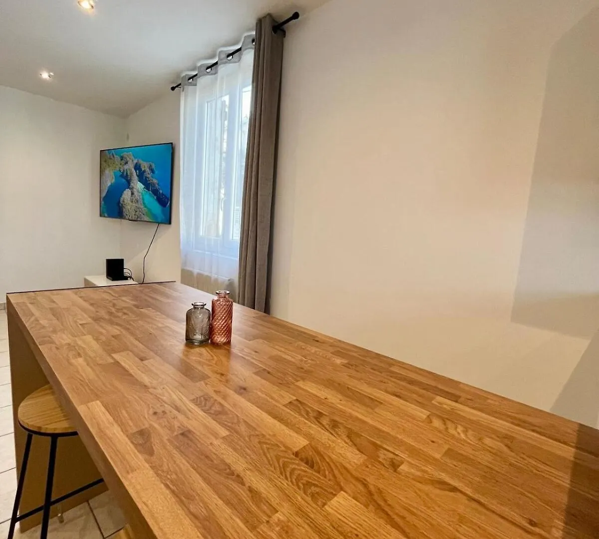 Holiday home Maison De Ville Renovee A 15 Min De Lyon Pierre-Benite